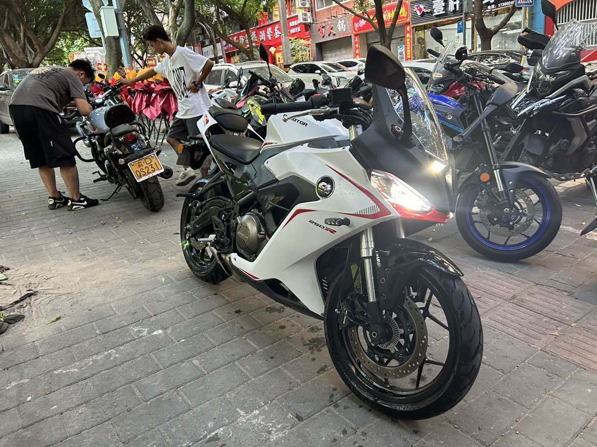 QJMOTOR 赛250