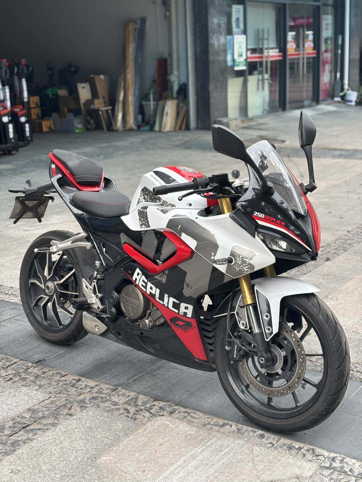 QJMOTOR 赛250