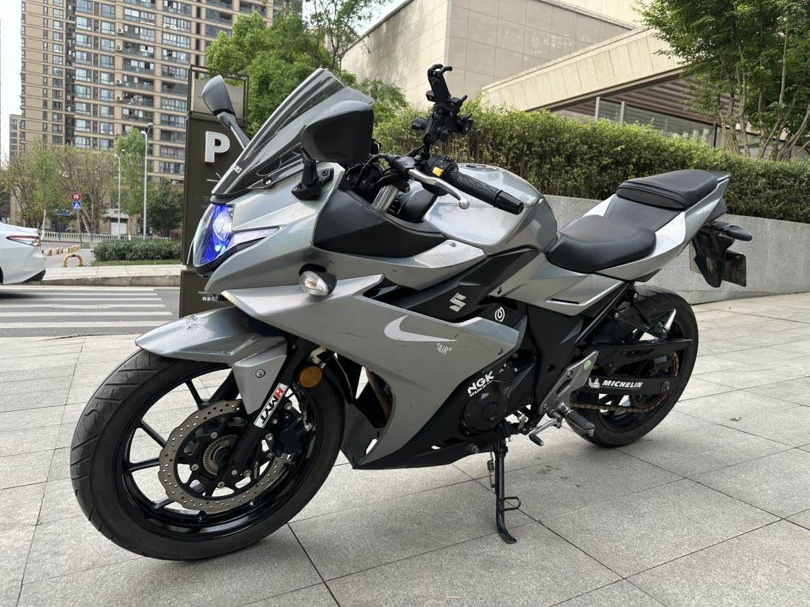 豪爵铃木 GSX250R