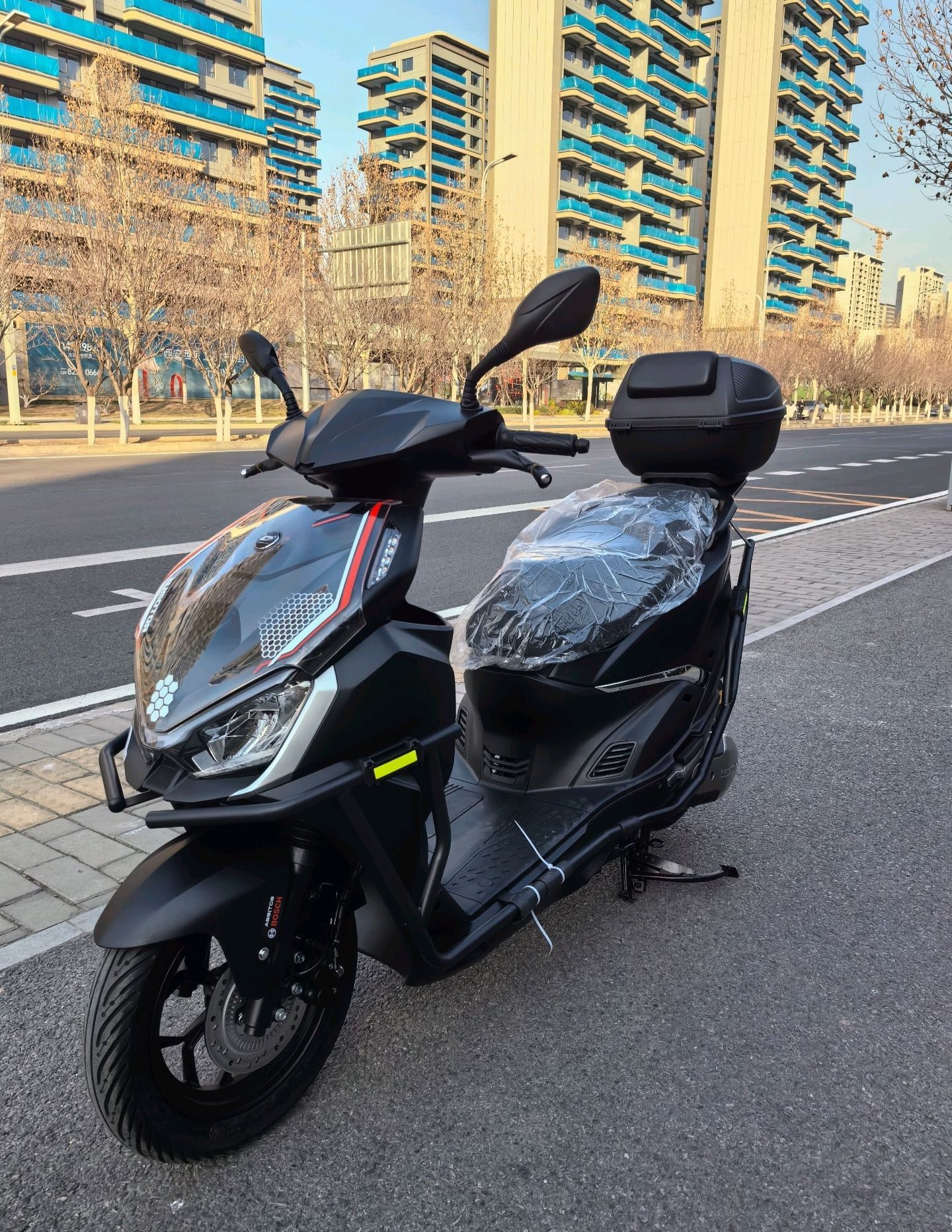 QJMOTOR 鸿150RS