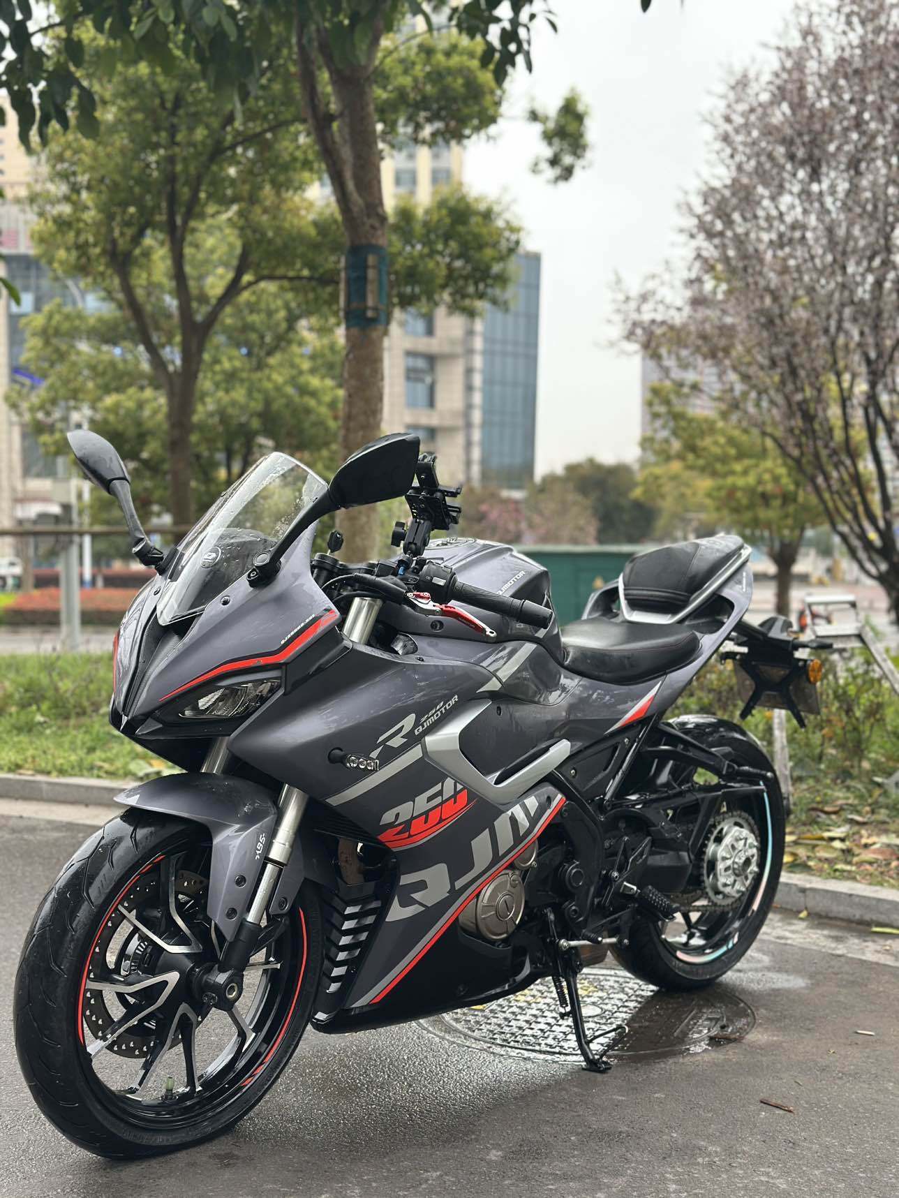 QJMOTOR 赛250