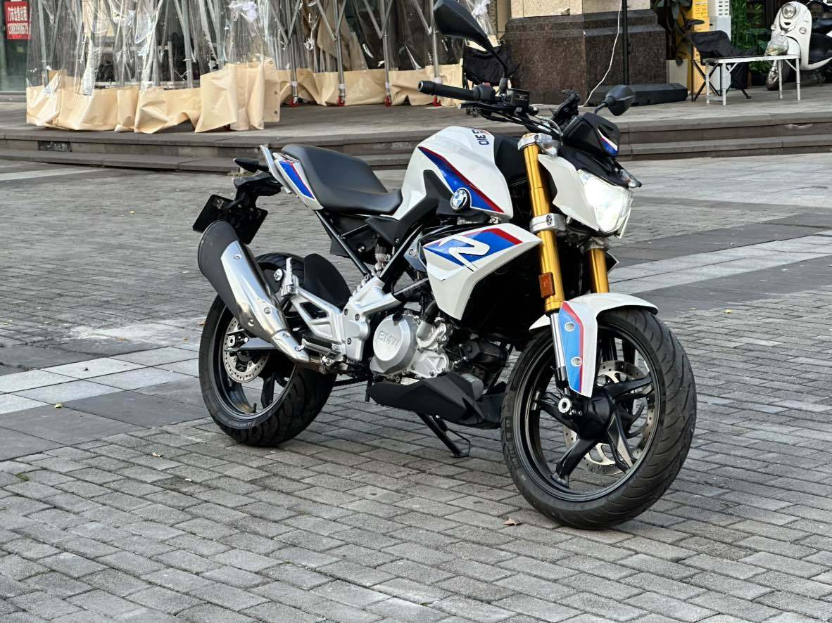 宝马 G 310 R