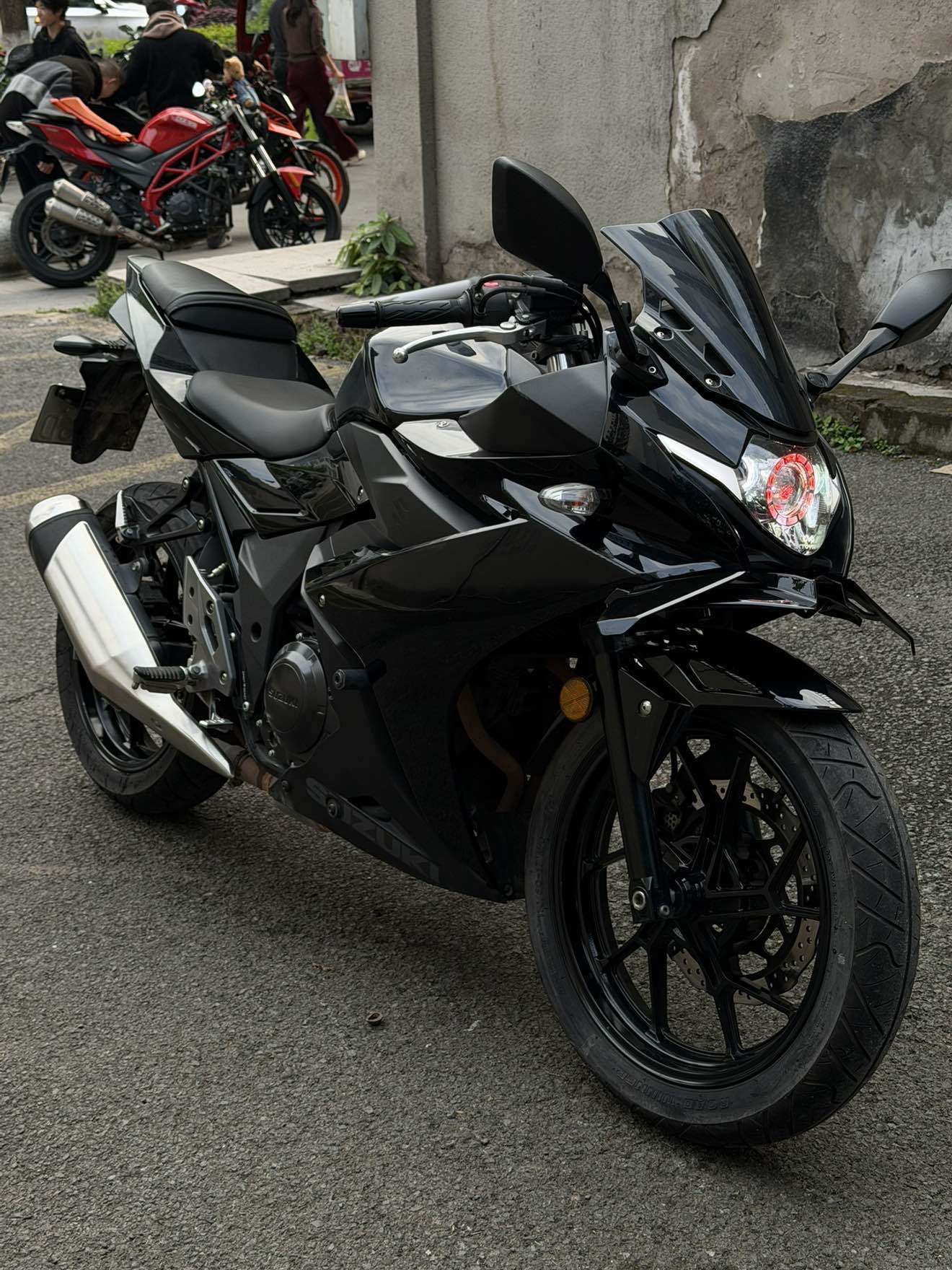 豪爵铃木 GSX250R