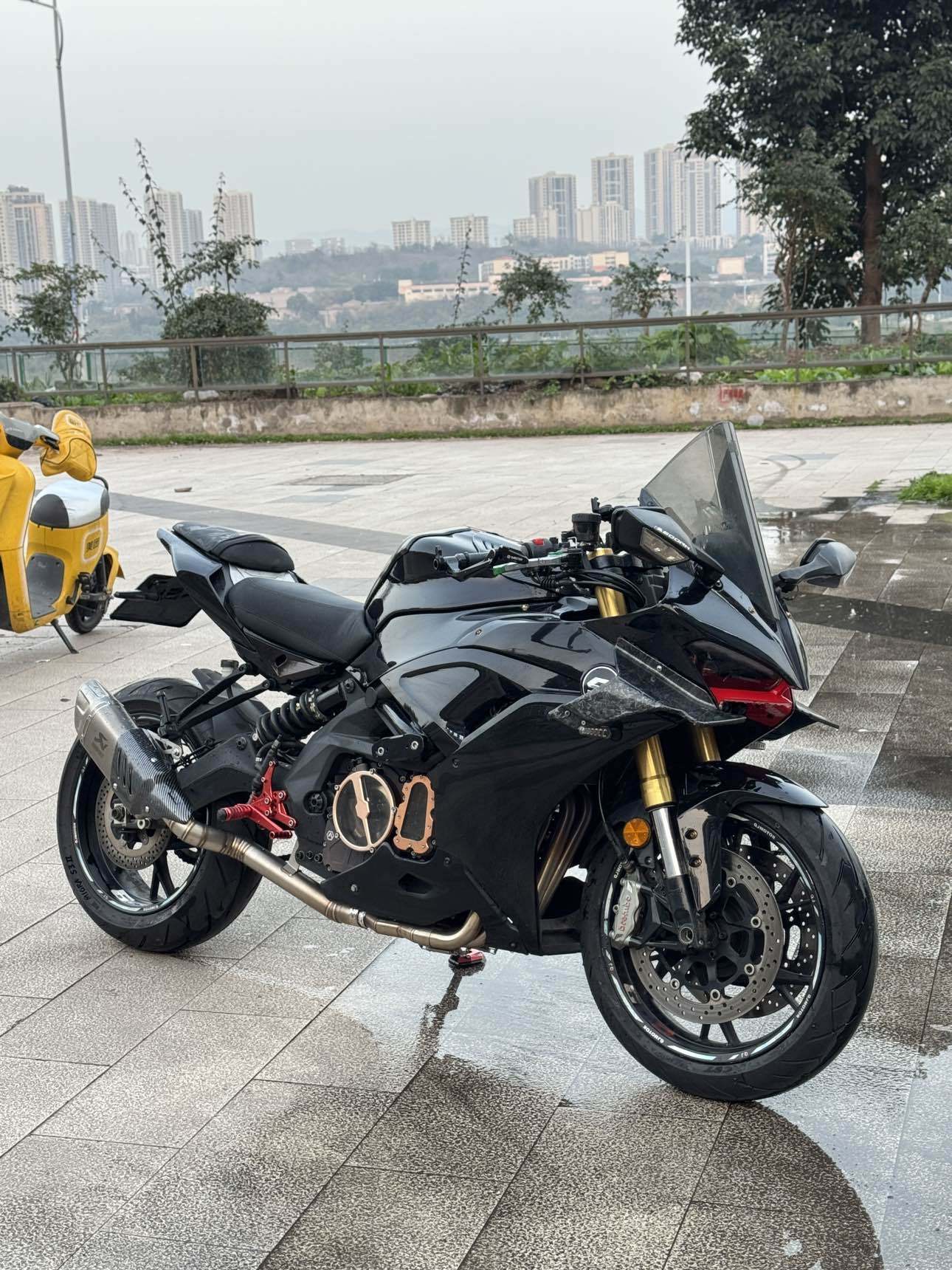 QJMOTOR 赛600