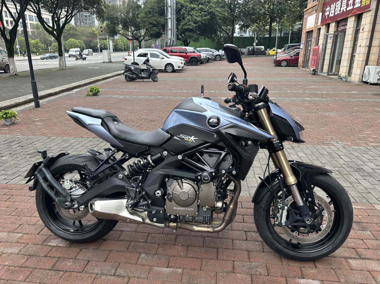 QJMOTOR 追600