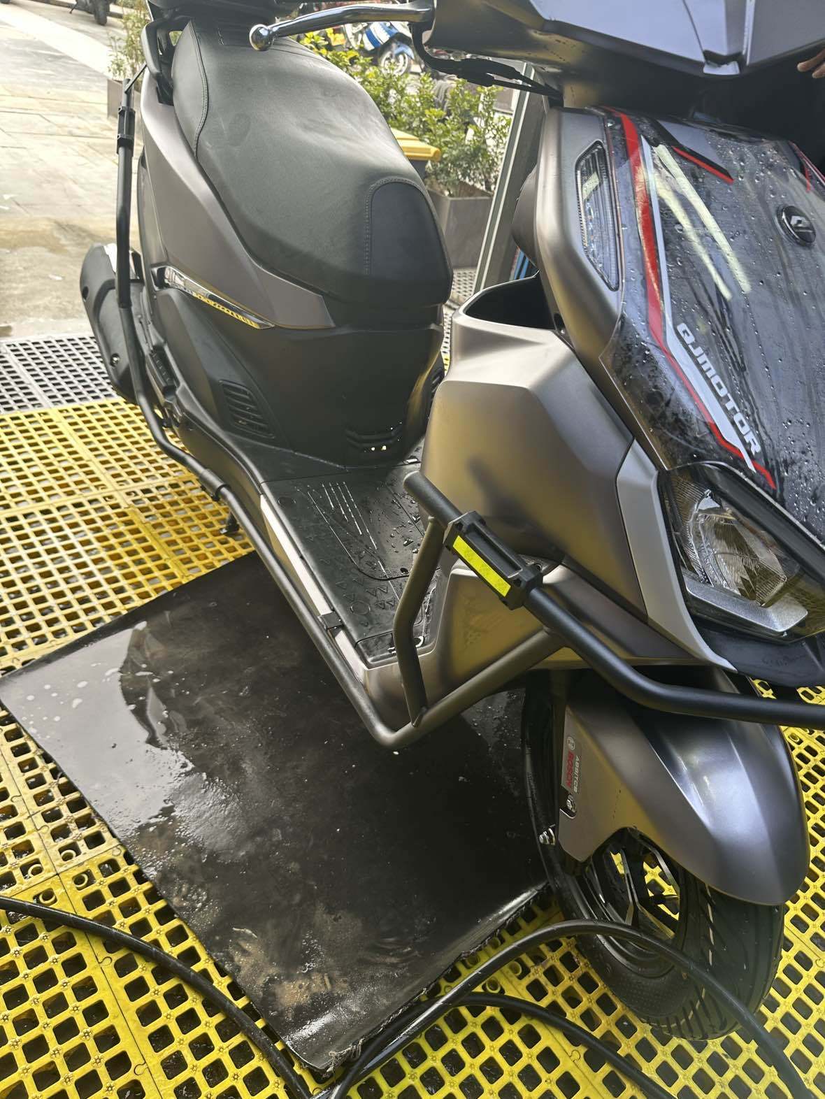 QJMOTOR 鸿150RS