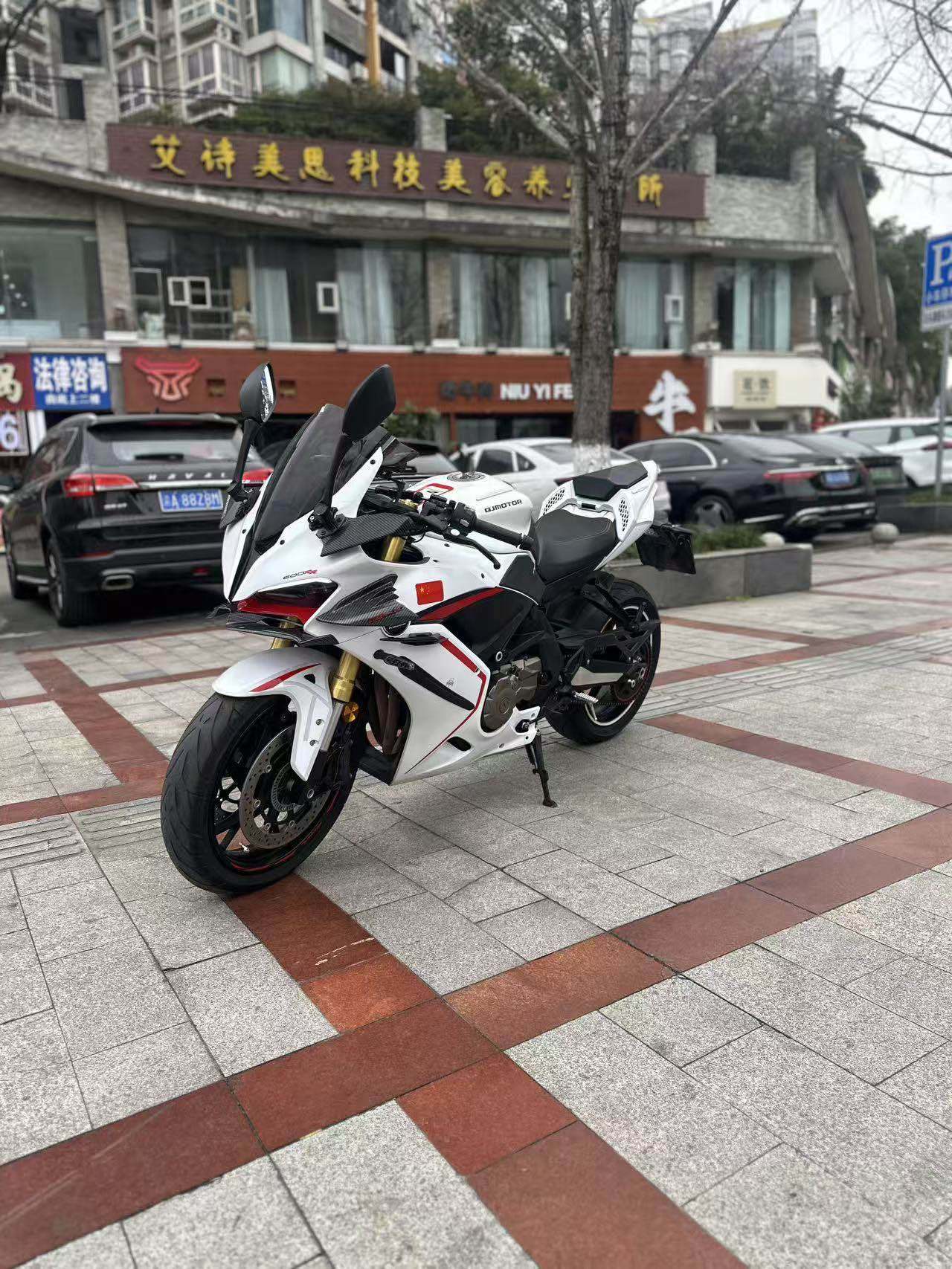 QJMOTOR 赛600