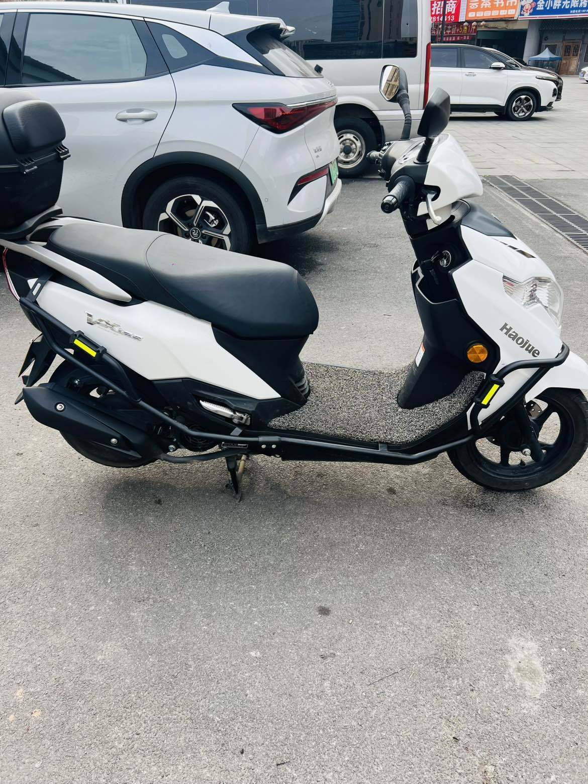 豪爵 虎鲨VX125