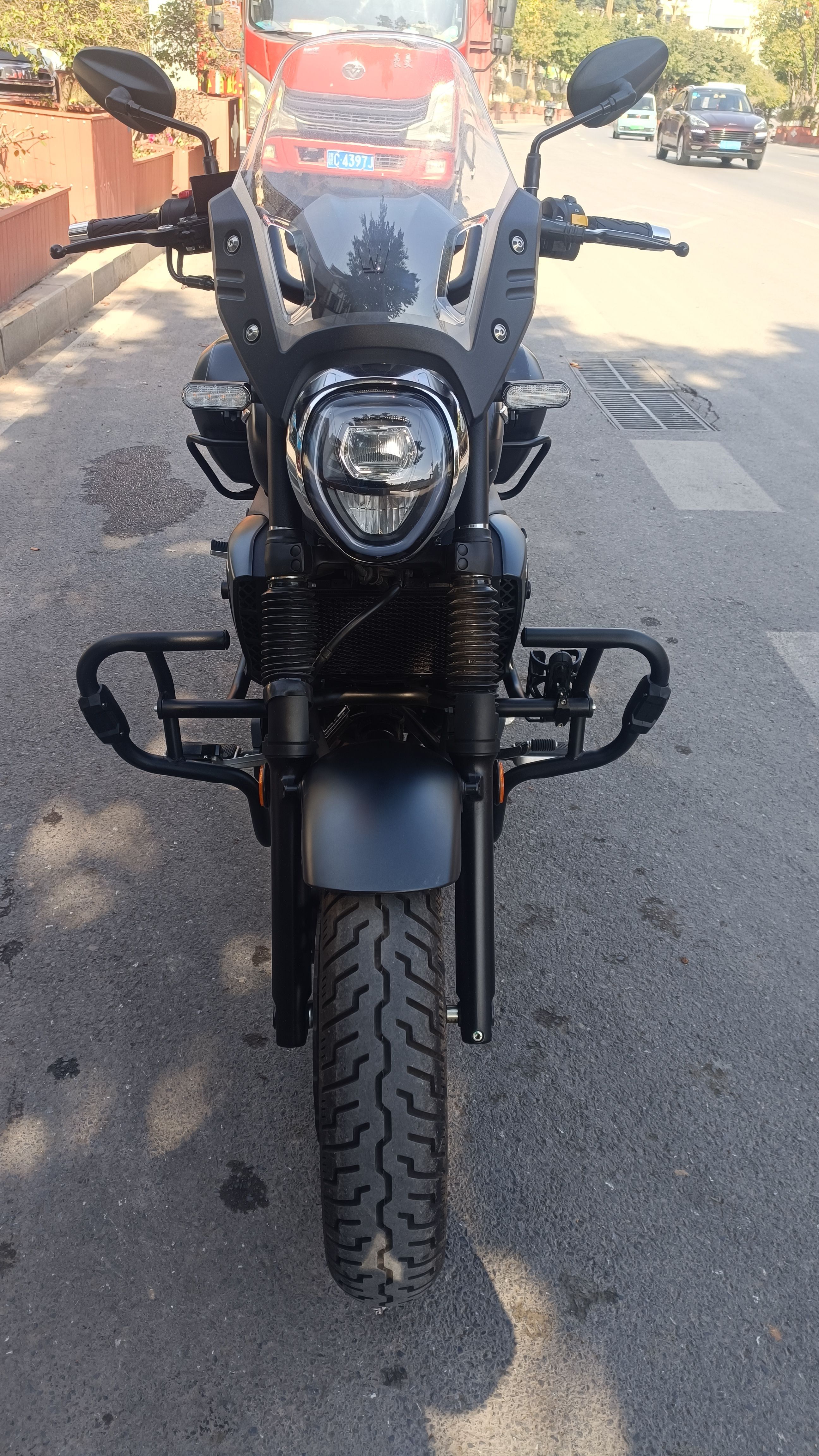 豪爵 TR300