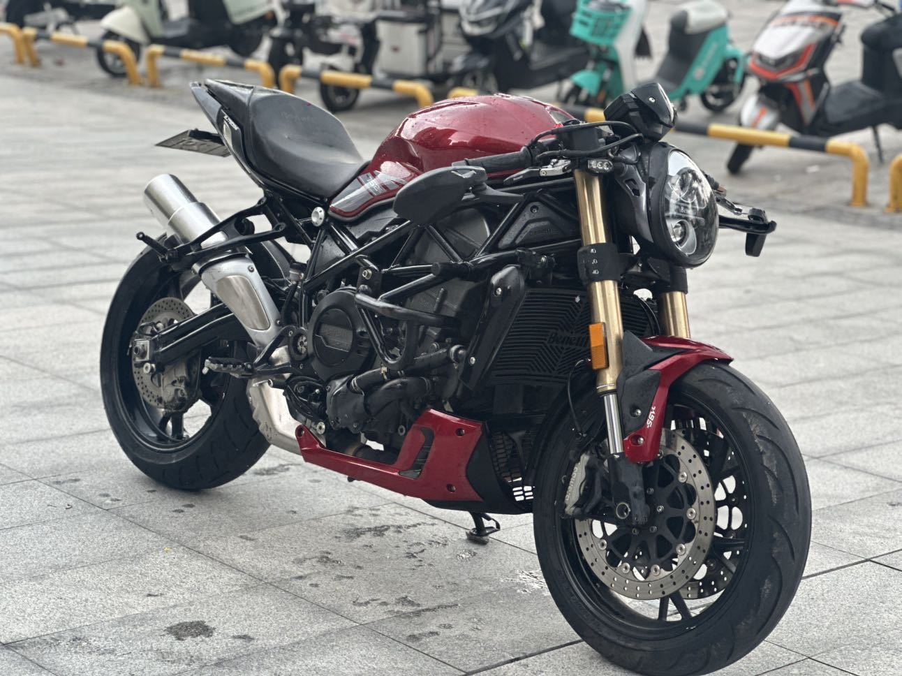 贝纳利 752S