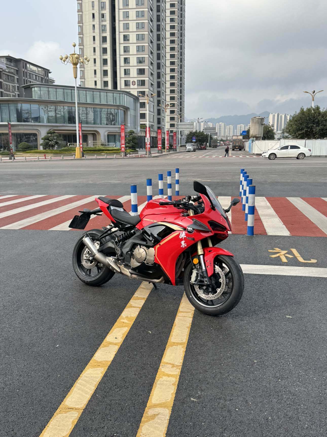 QJMOTOR 赛600
