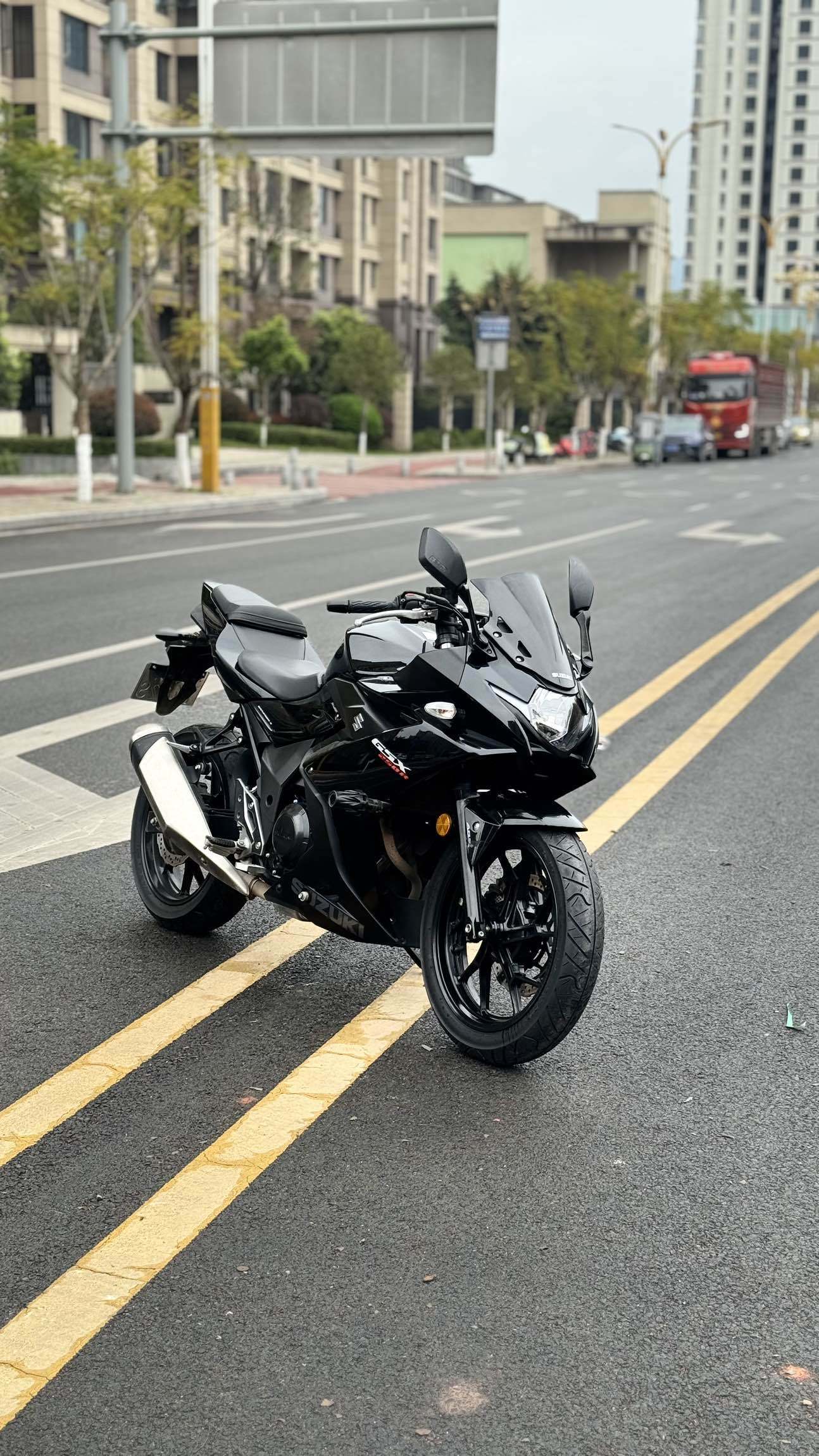 豪爵铃木 GSX250R