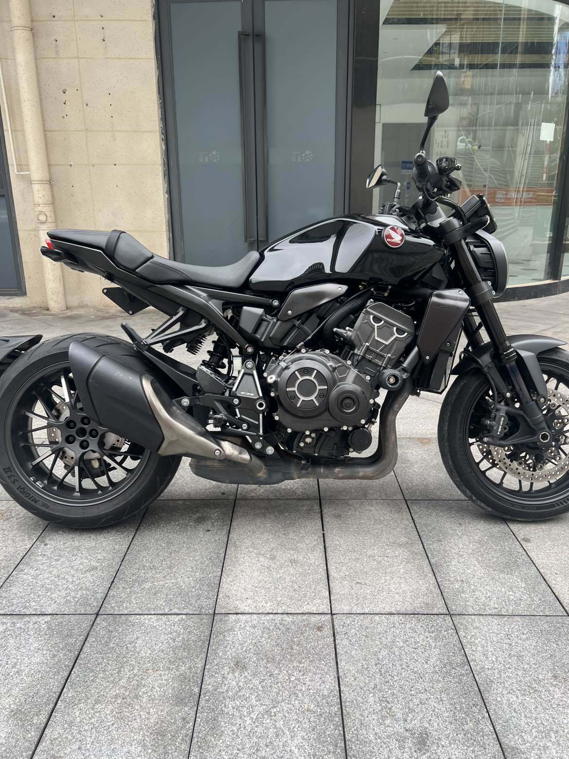 本田DREAMWING CB1000R