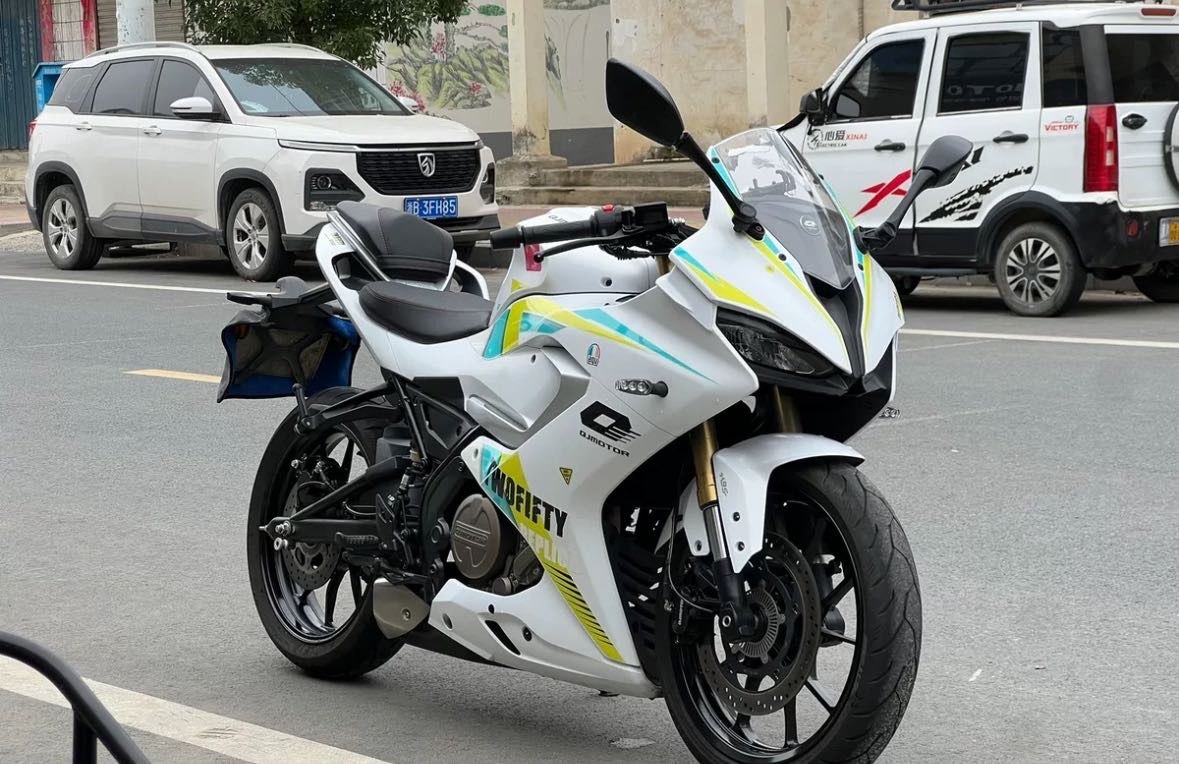QJMOTOR 赛250
