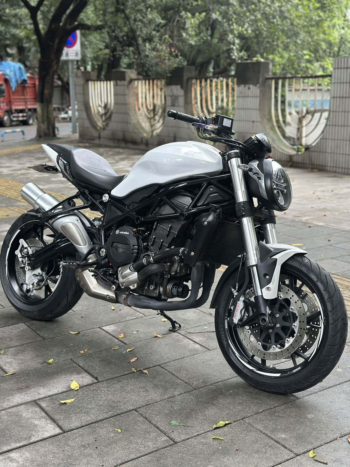 贝纳利 752S