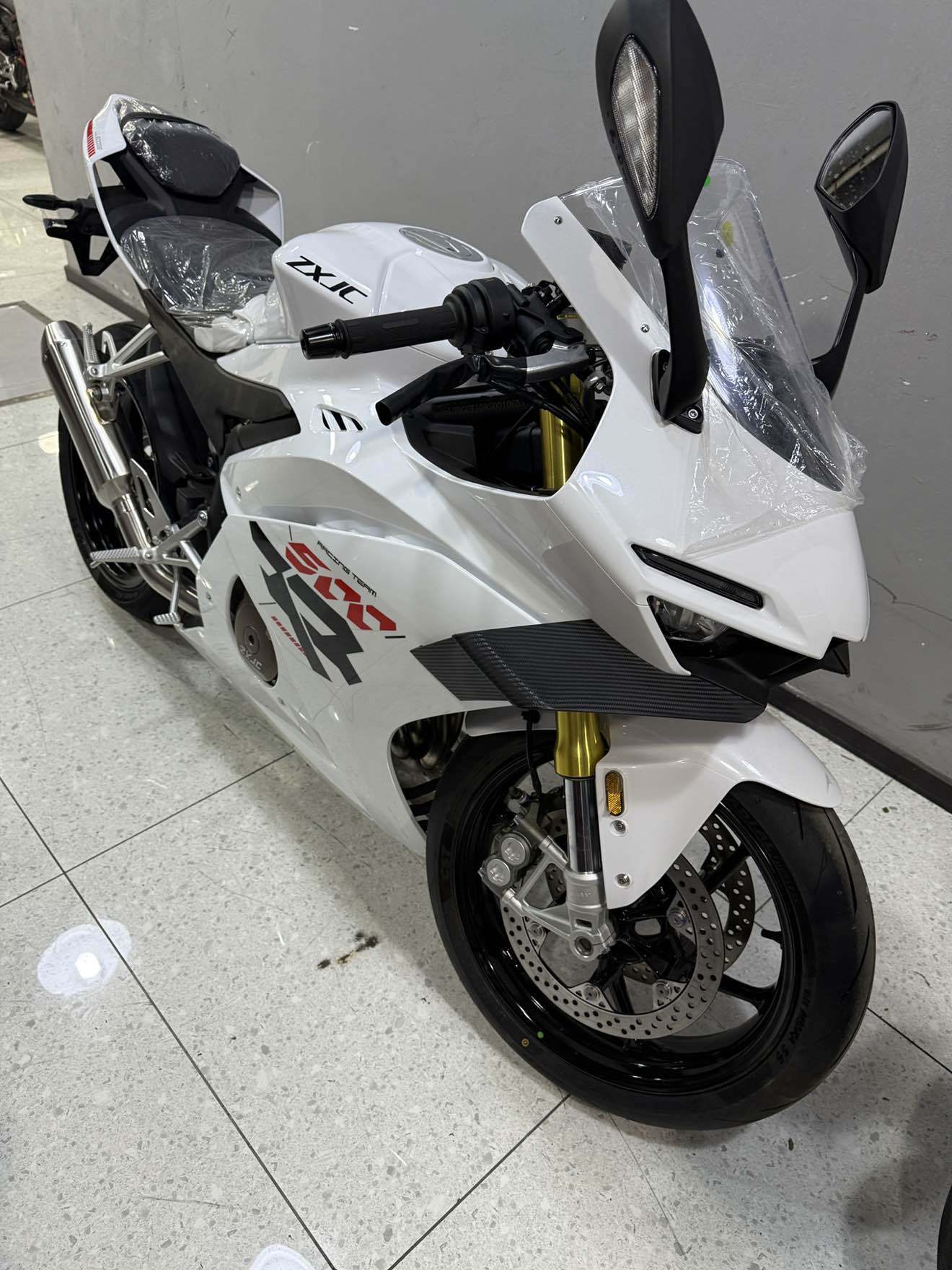 张雪机车 500RR