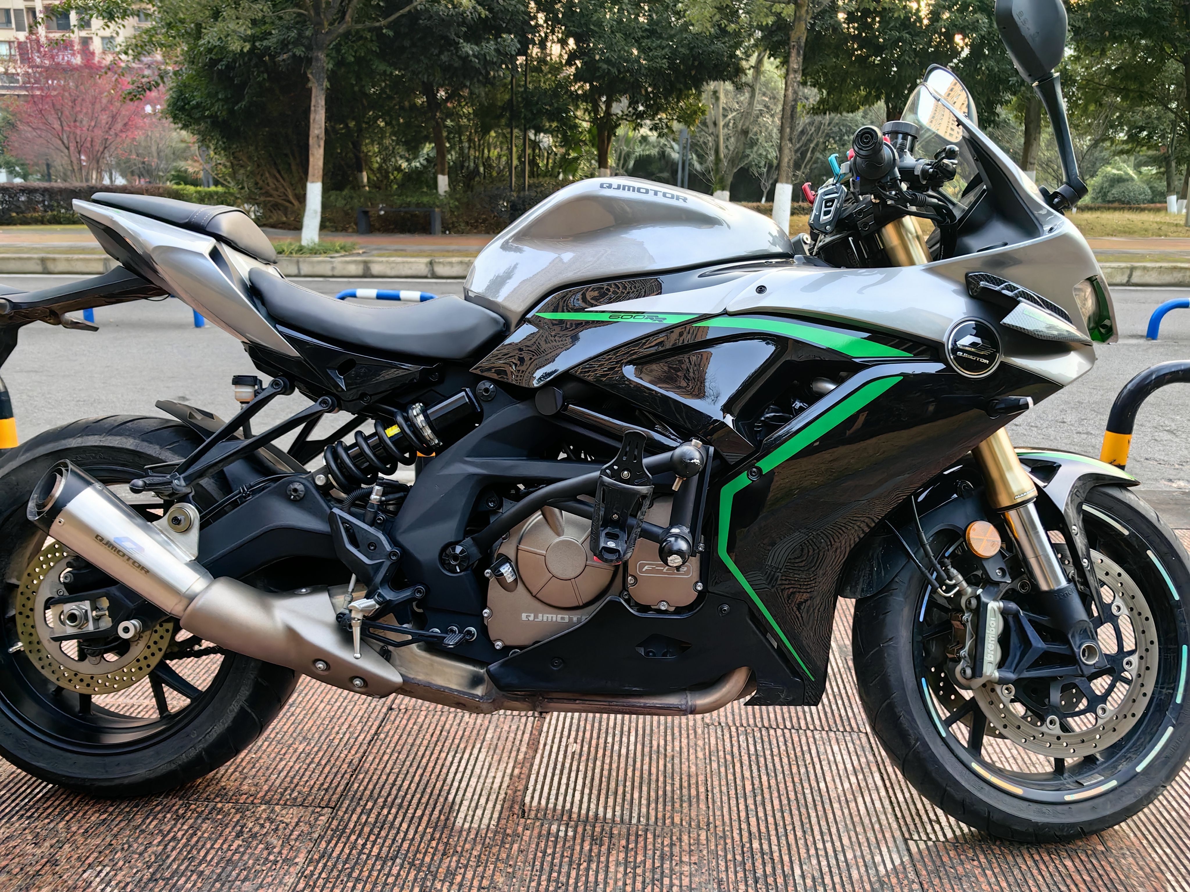 QJMOTOR 赛600