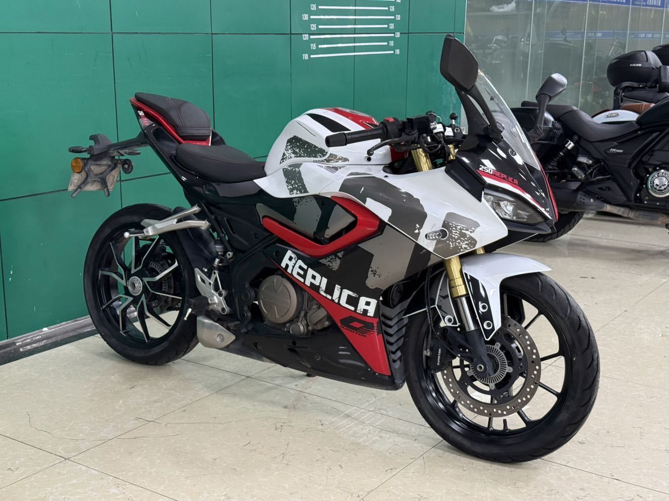 QJMOTOR 赛250