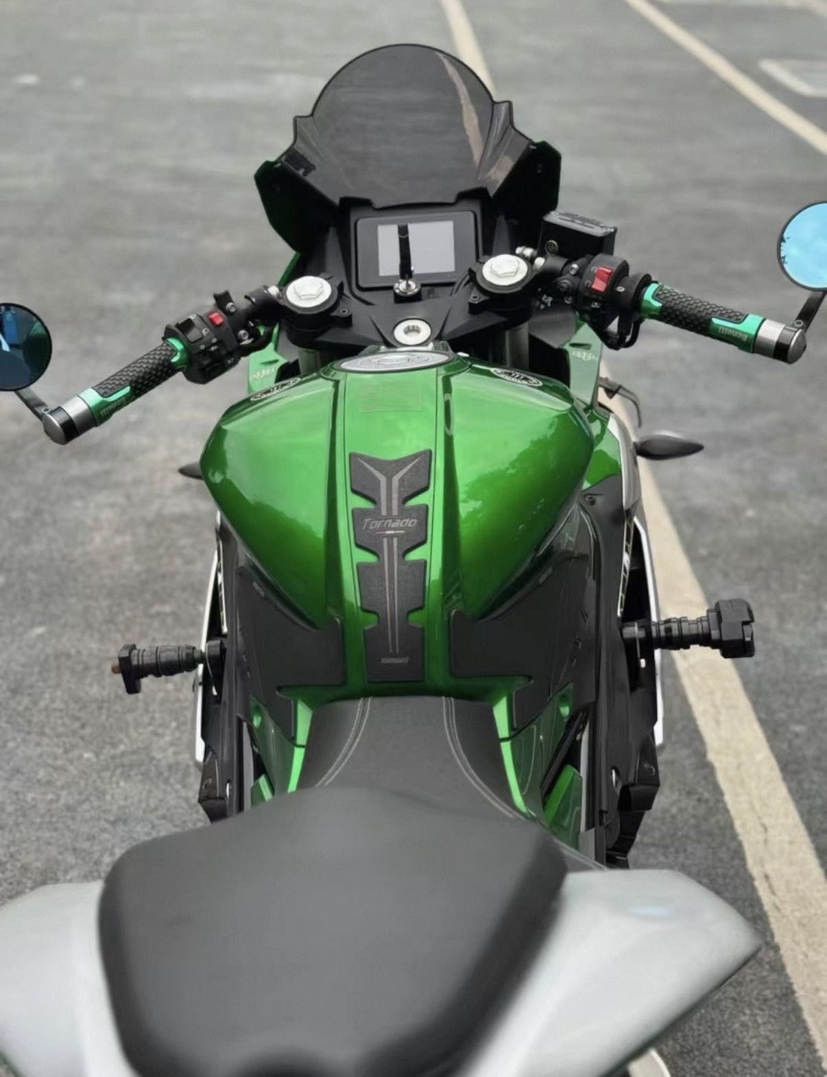 贝纳利 龙卷风 Tornado 252R