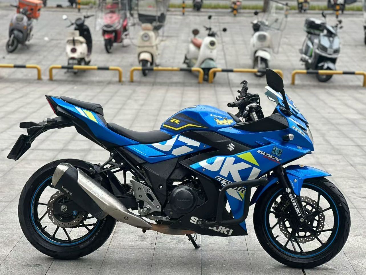 豪爵铃木 GSX250R