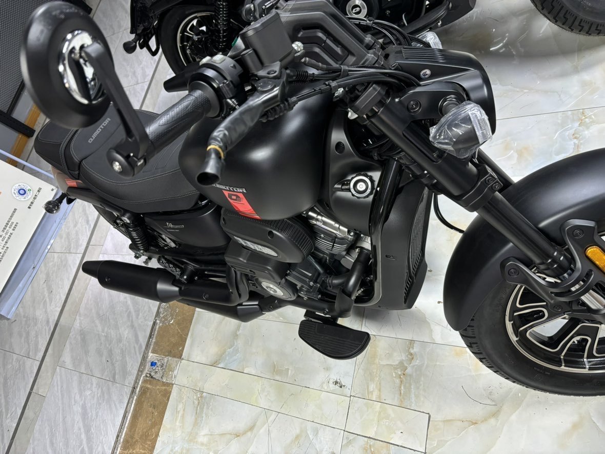 QJMOTOR 闪250