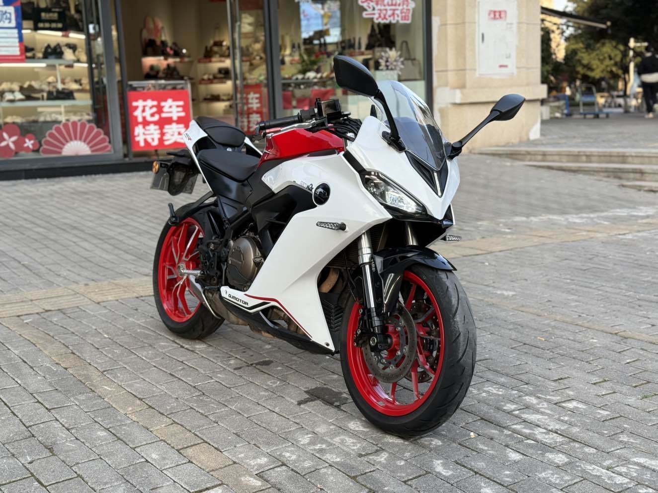 QJMOTOR 赛400