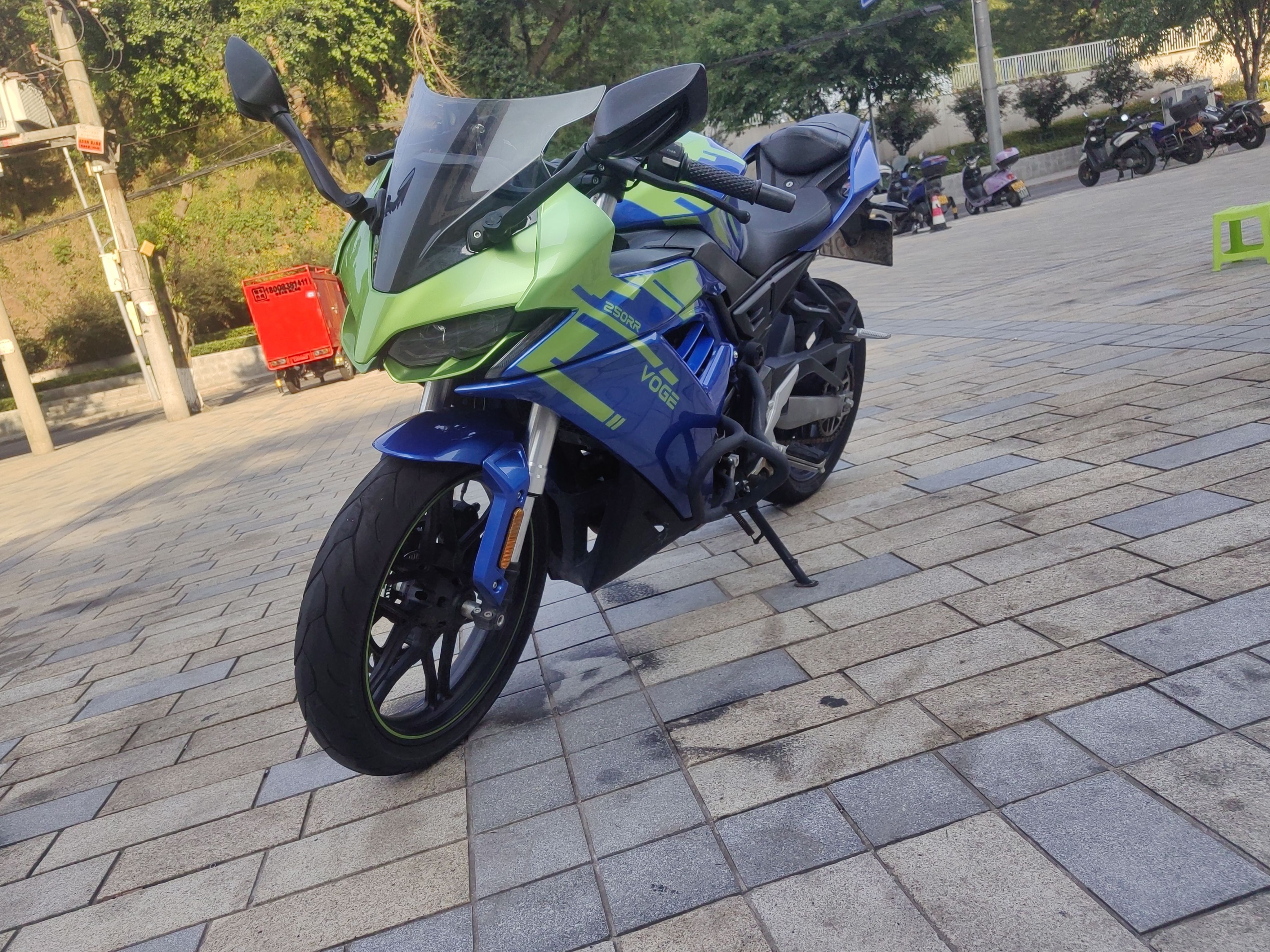 无极 250RR