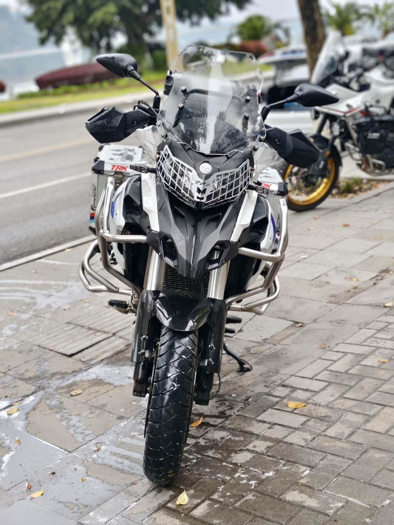 贝纳利 金鹏 TRK502