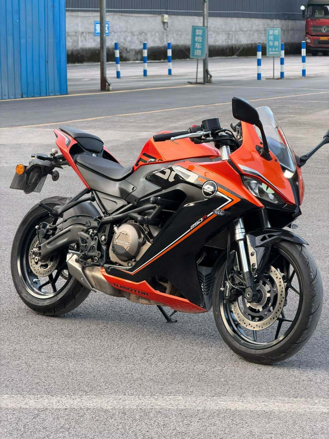 QJMOTOR 赛250