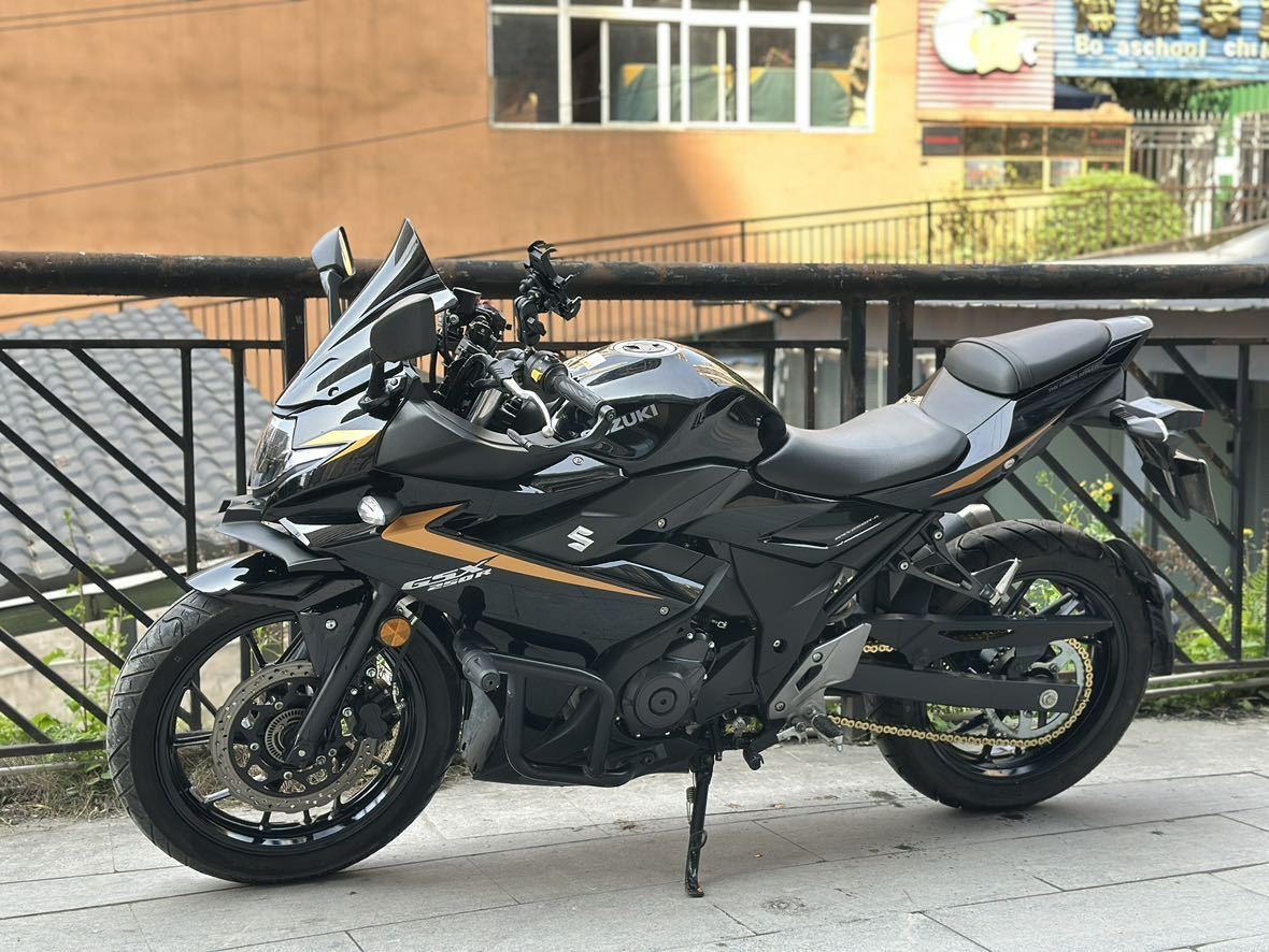 豪爵铃木 GSX250R
