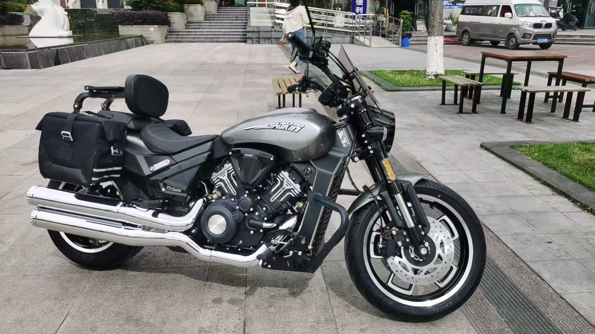 高金 Thor650 Bobber
