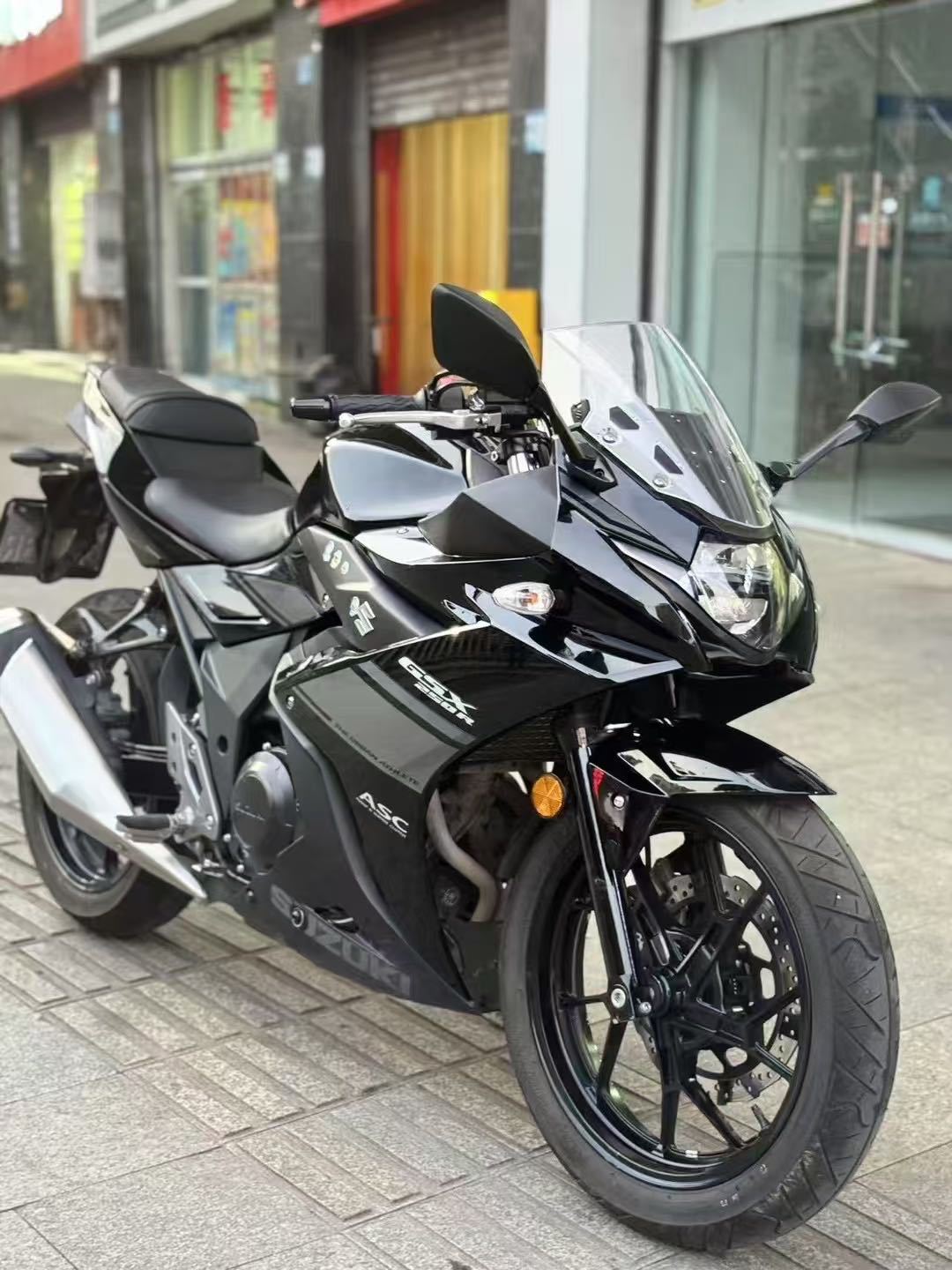 豪爵铃木 GSX250R