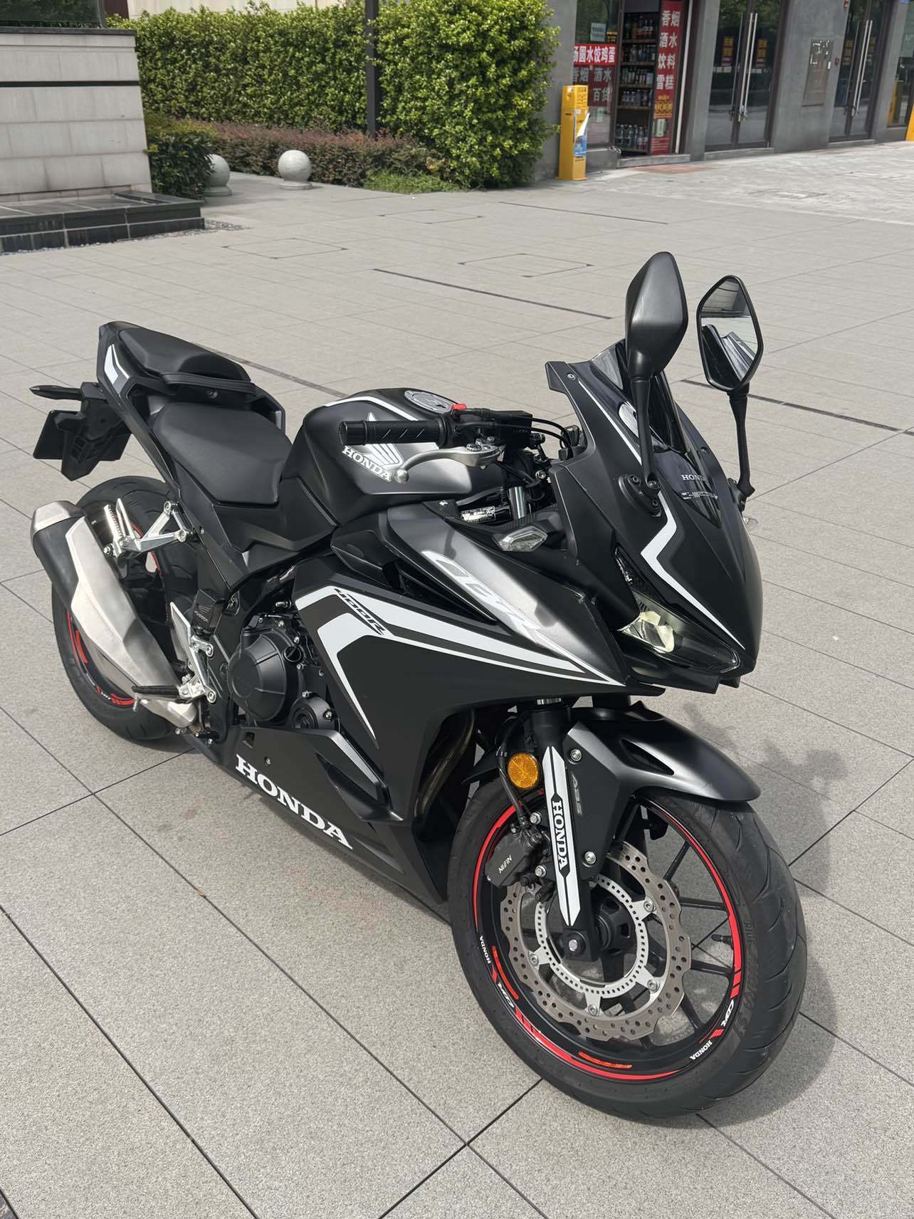 本田WING CBR400R