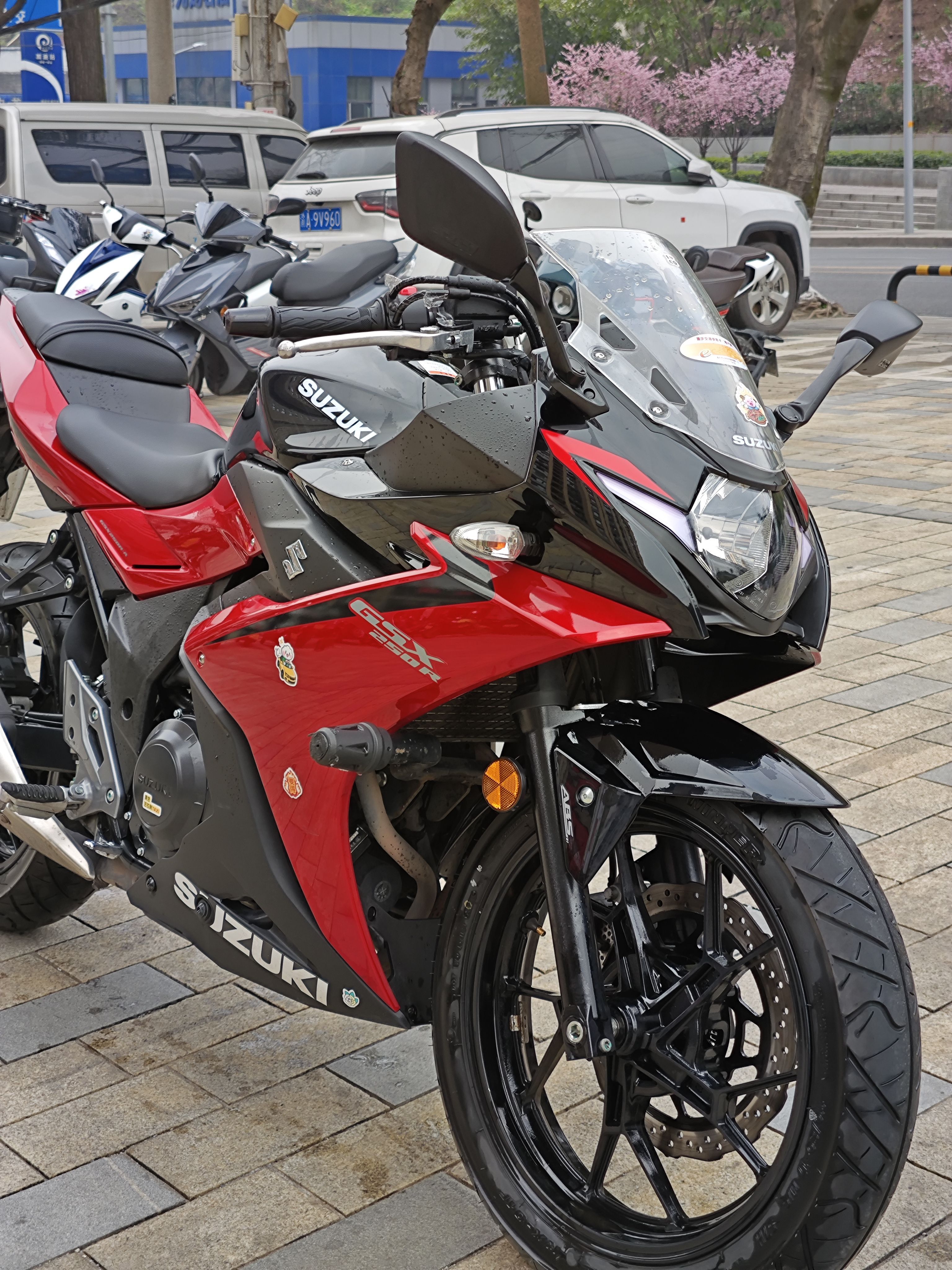 豪爵铃木 GSX250R