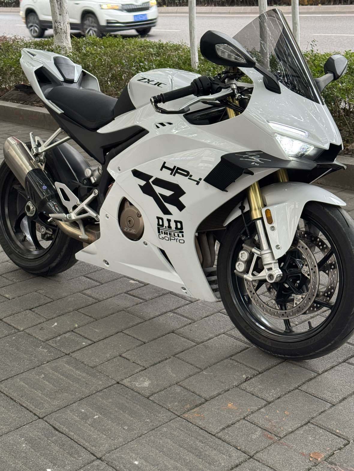 张雪机车 500RR