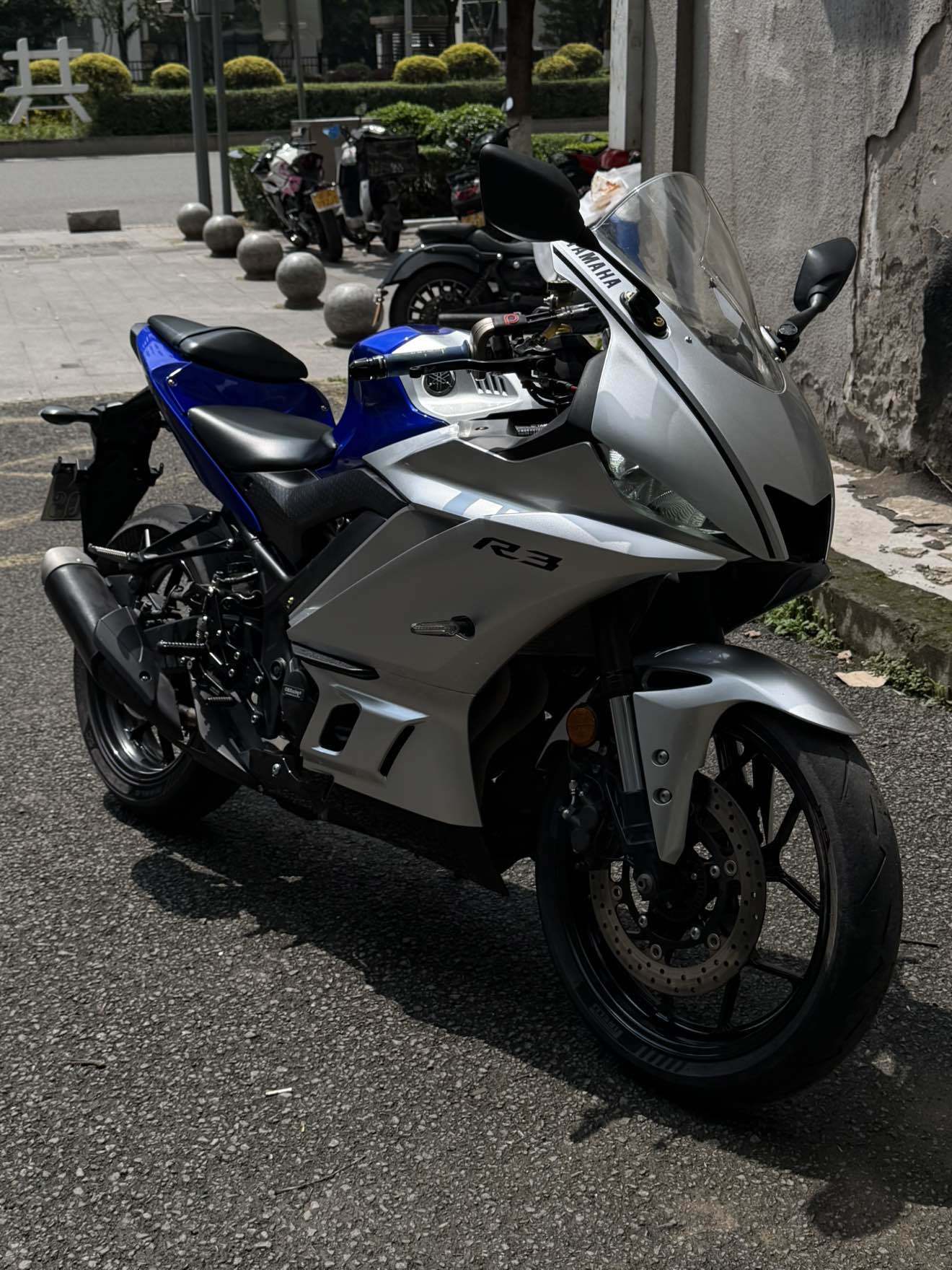雅马哈 YZF-R3