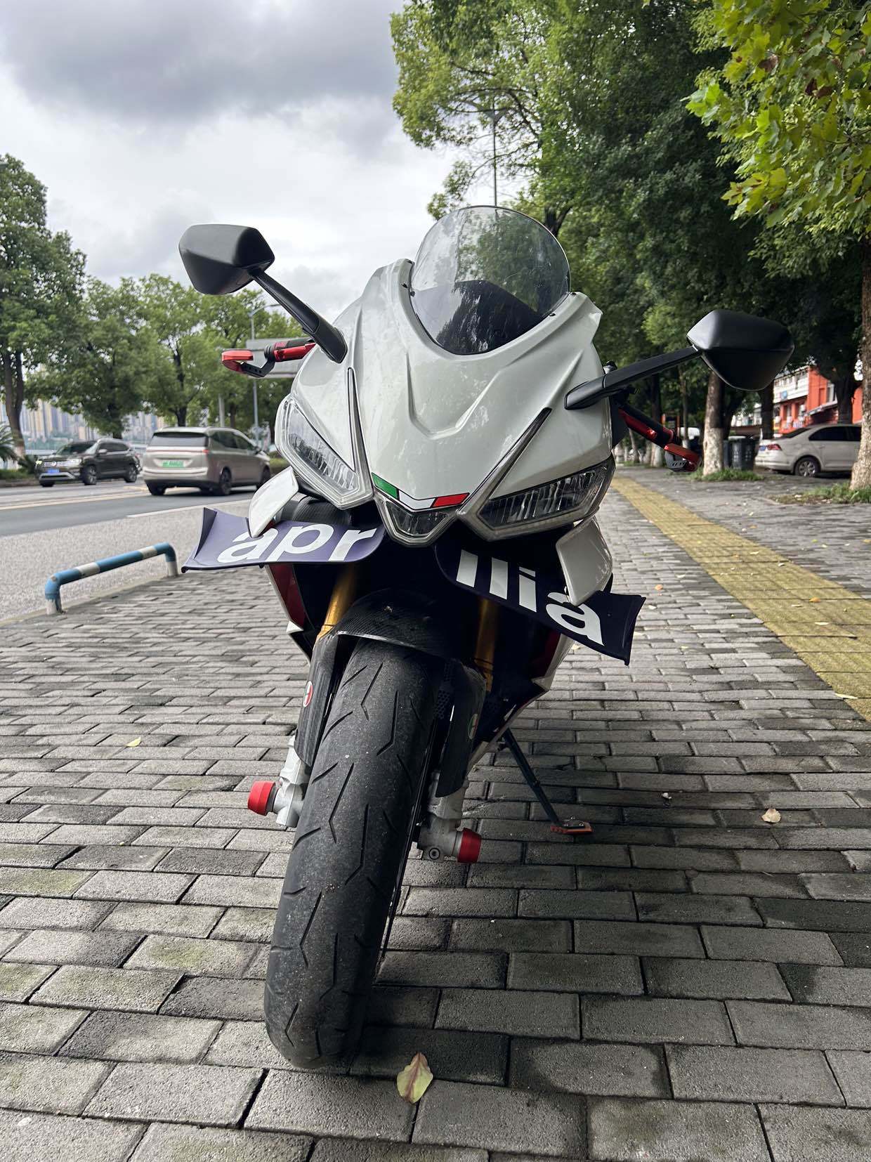 阿普利亚 RS 660 