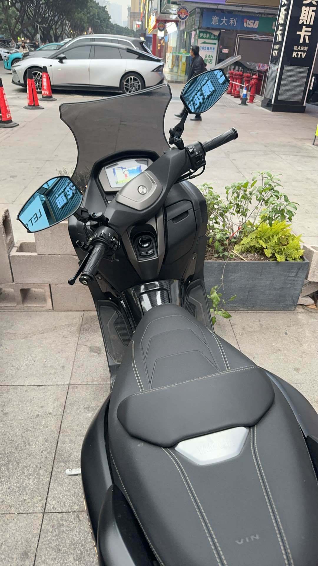 雅马哈 NMAX