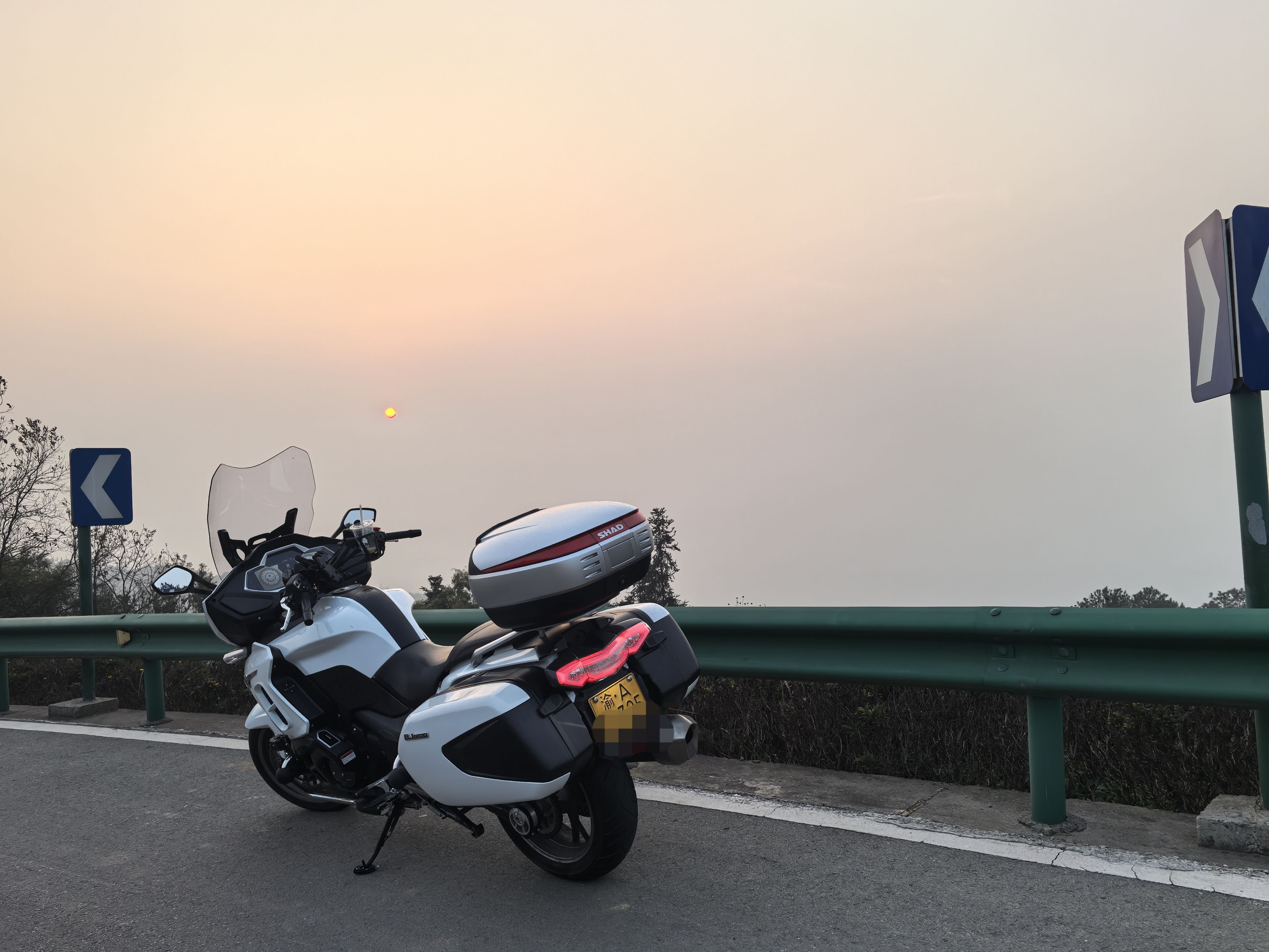 贝纳利 1200GT