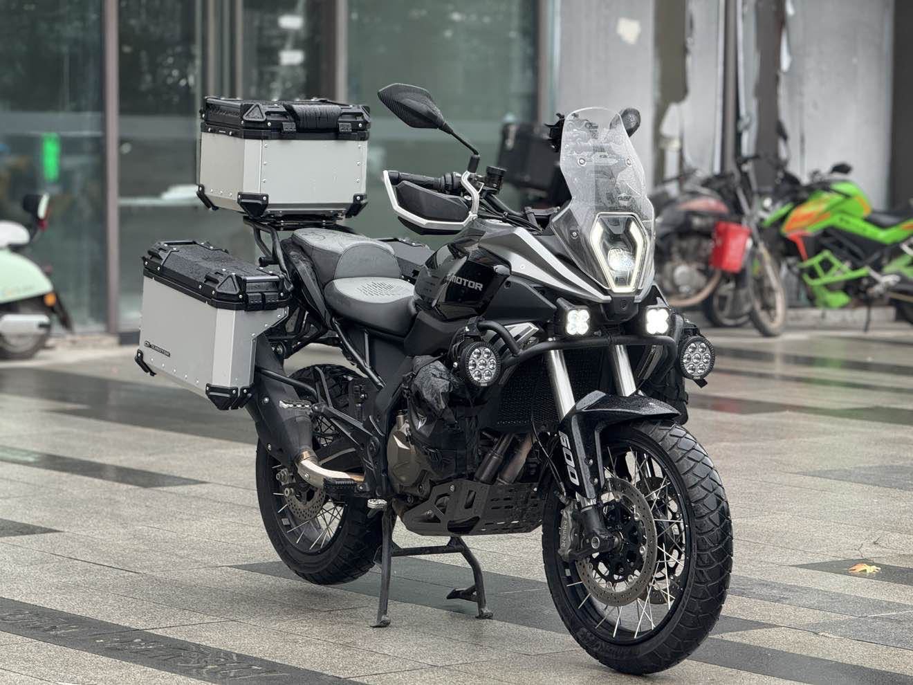 QJMOTOR 骁550
