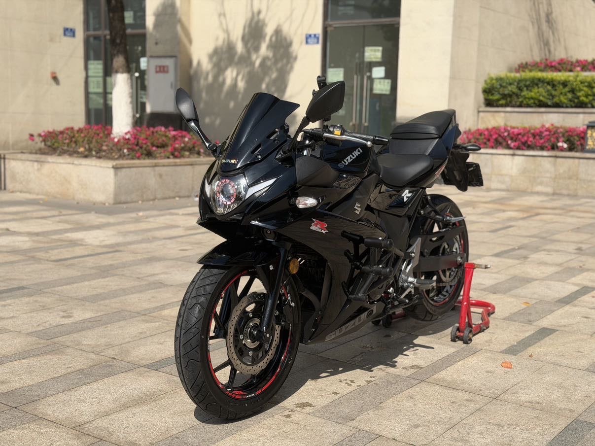 豪爵铃木 GSX250R