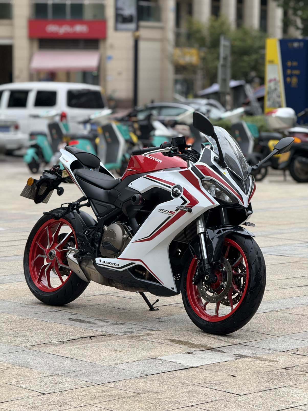 QJMOTOR 赛400