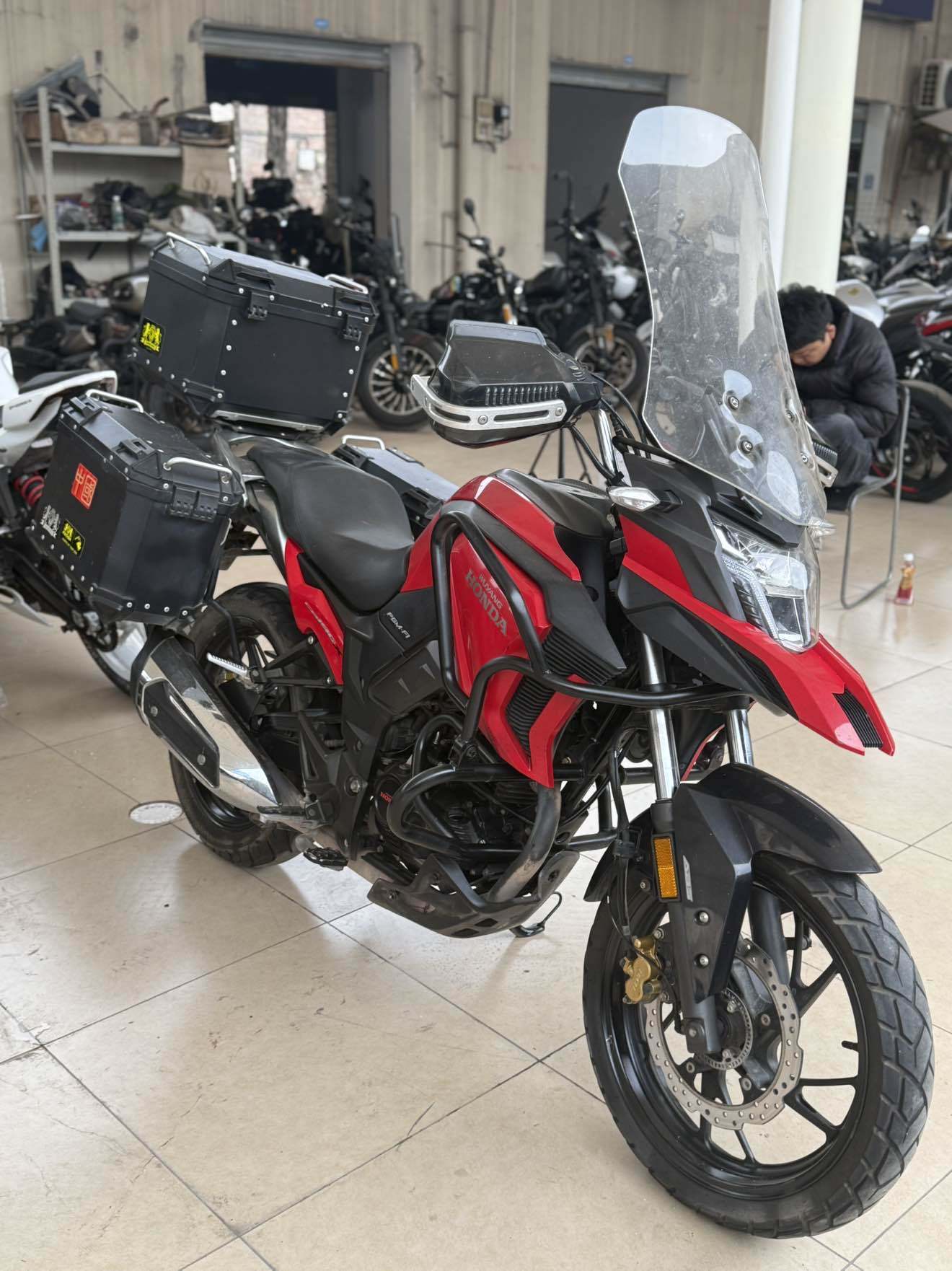 五羊本田 猛鸷 CB190X