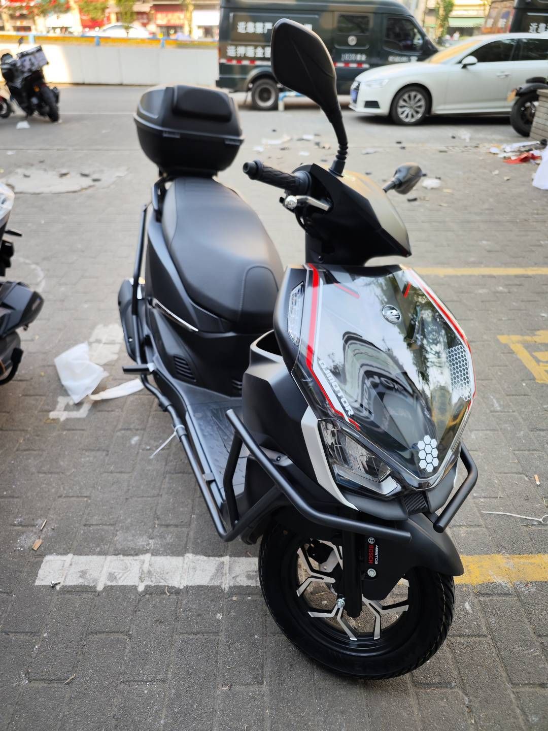 QJMOTOR 鸿150RS