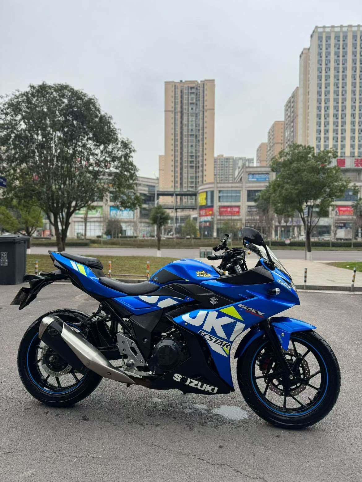 豪爵铃木 GSX250R