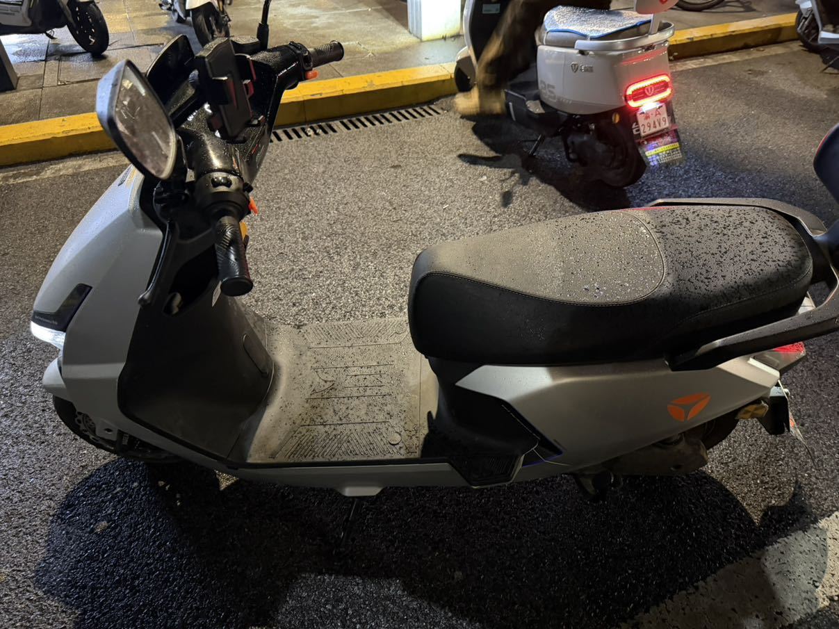 雅迪 冠能 T35