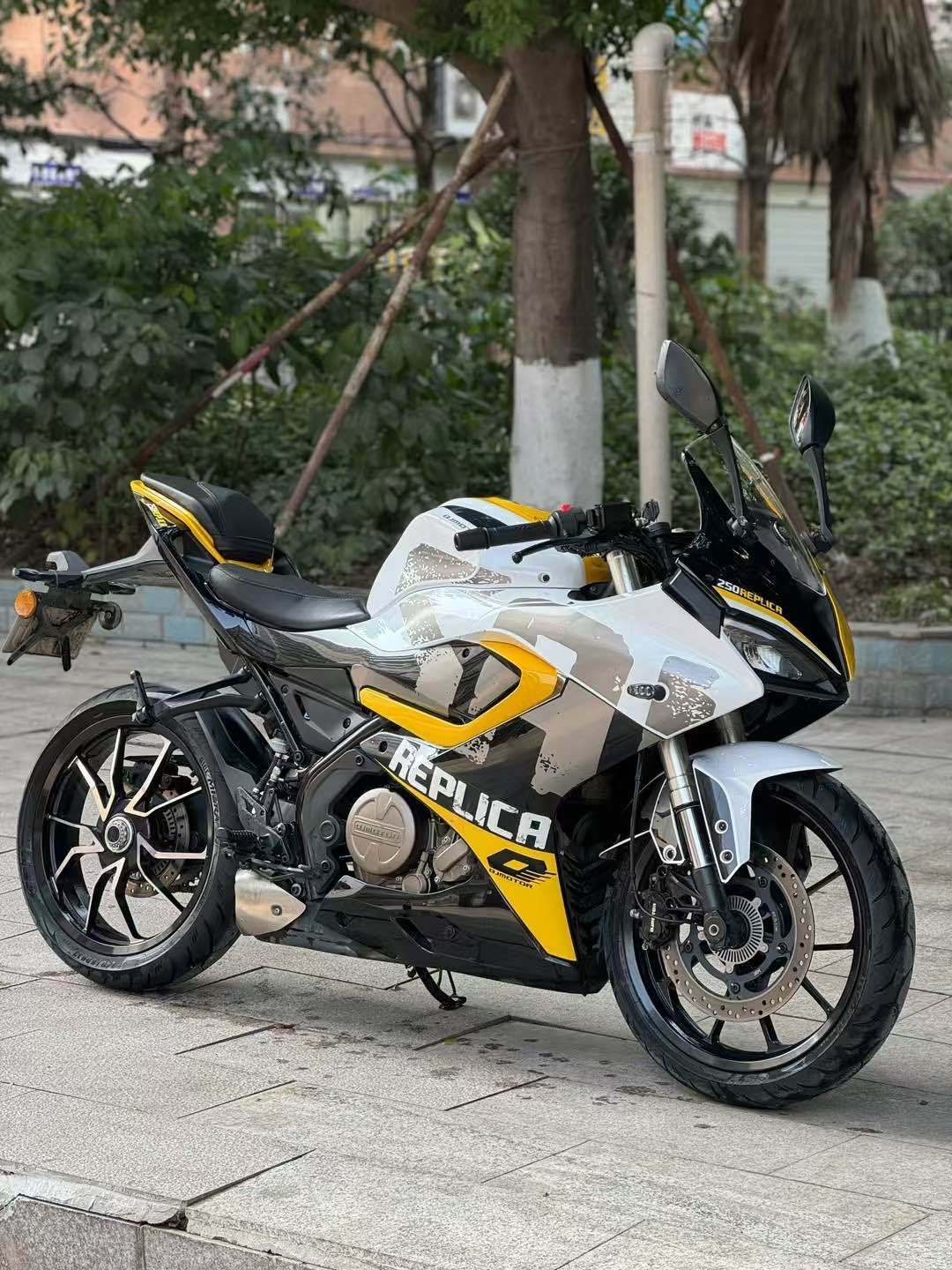 QJMOTOR 赛250