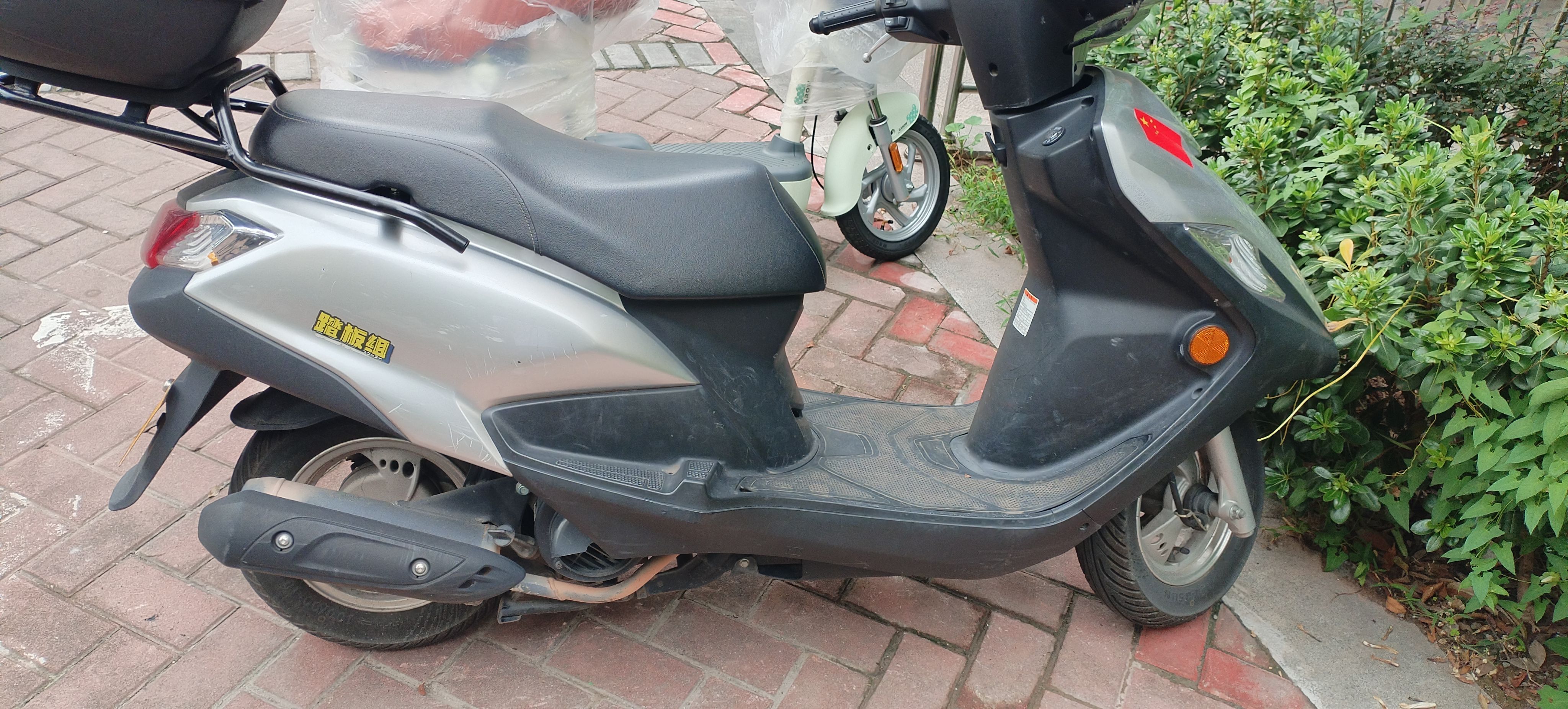 豪爵 VF125