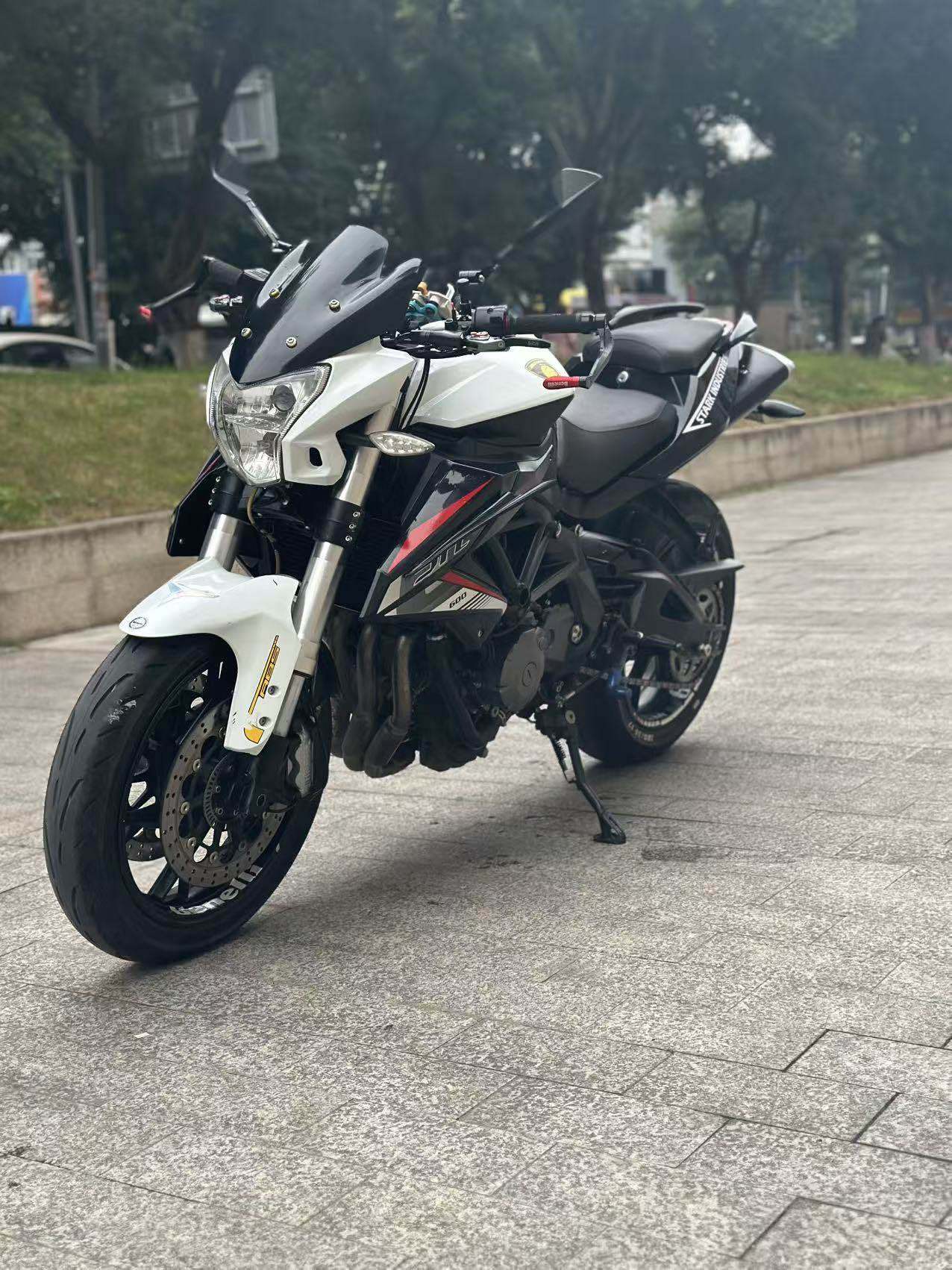 贝纳利 TNT600i