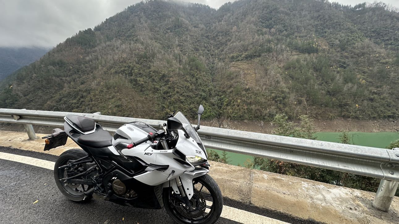 QJMOTOR 赛250
